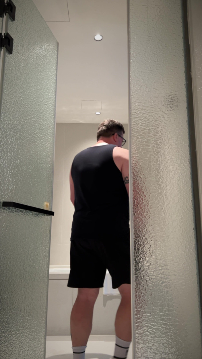 uktattooedchub74: Eine Flasche pisse