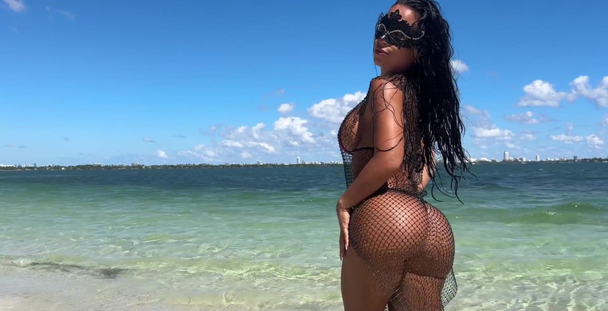 Miss Lexa: Przyniósłem mój statyw na plażę 2