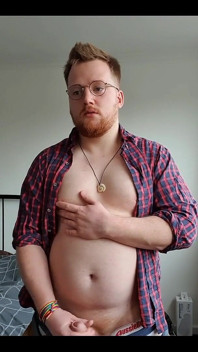 Potřebuji, aby mi tu někdo vystříkal péro do krku