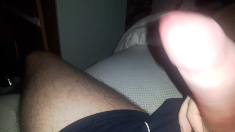 Lo Zborro: 嗨，我射在你面具上（意大利女孩撸管指挥）