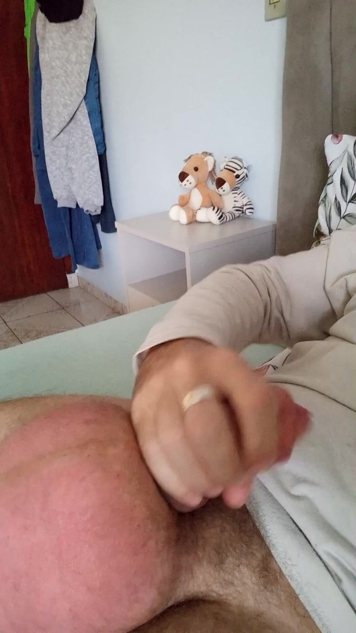 Lion big balls: Nước muối và không khí
