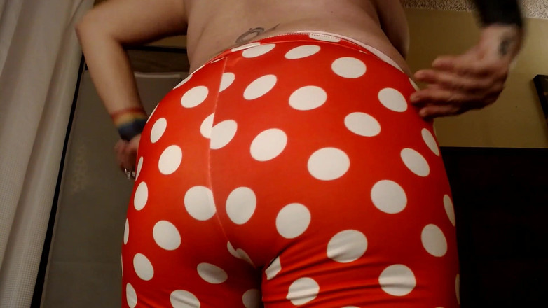 Abby Anna: Kokmuş göt yırtıyor soğan chili osuruyor