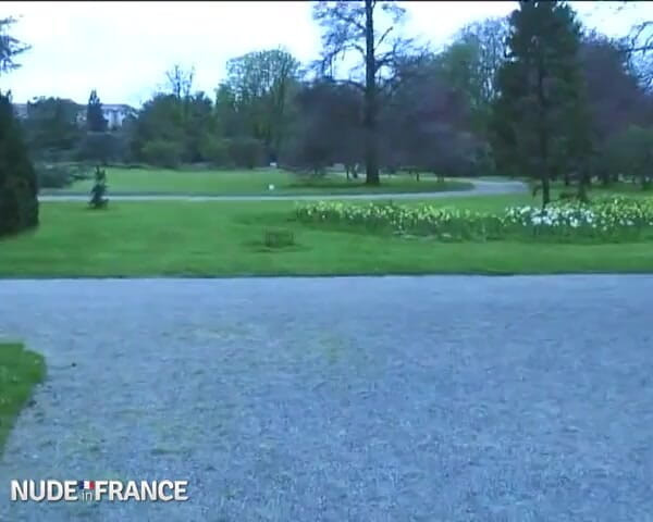 La France a Poil: Amateur busty milf with glasses gets hard banged