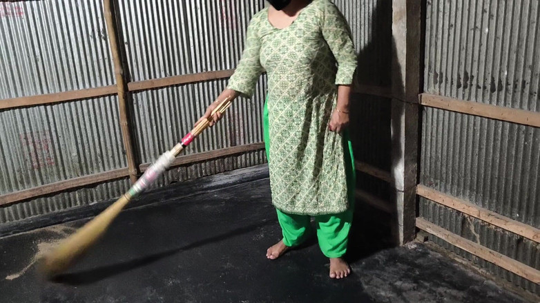 SAFI-SEXY: 아줌마를 껴안고 후장 따먹기 시작했어