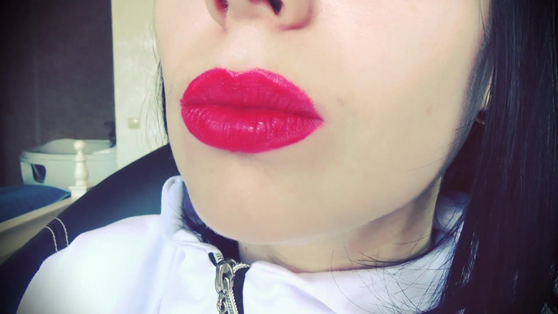 Goddess Misha Goldy: Tirando de ti bajo mi hechizo de humo