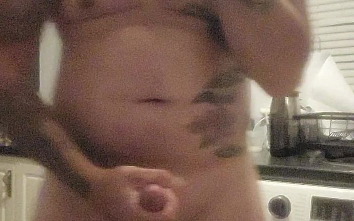 Garywhore: キッツェンで嫌な小便プレイ