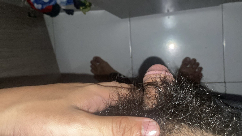 Jackson World: Solo Onani av garderoben