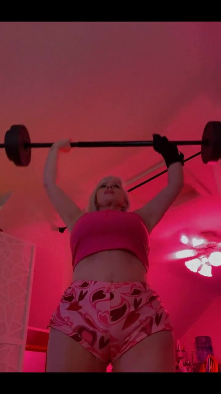 PaintedRose: मांसपेशियों का निर्माण करने के लिए लिफ्टिंग आगे बढ़ते रहें।