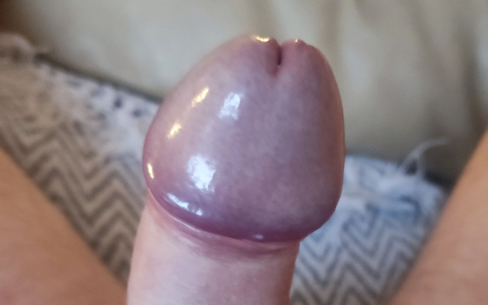 Pellefnatt: Sdraiato a letto e giocando con il mio cazzo e...