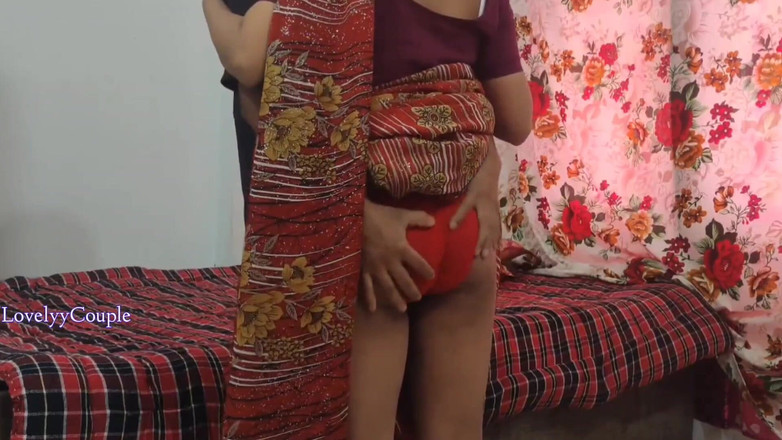 LovelyyCouple: Hintli desi çift seks videosu. Karı koca ev yapımı seks videosu