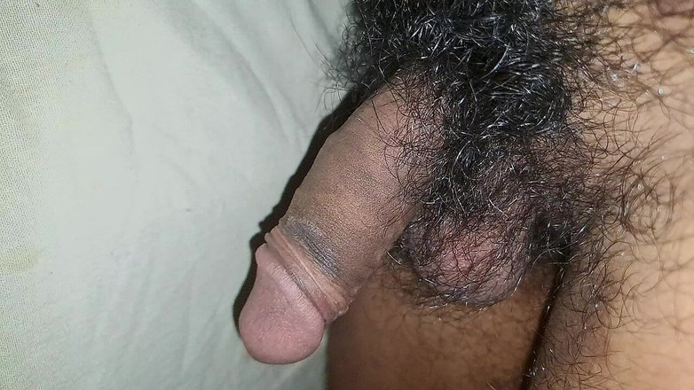 Desi_Porn_India: Junger indischer junge zeigt seinen großen schwanz teil-2.