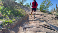 LyricsWay: Zenci çift temiz hava ve yıldızlarıyla yürüyüş yapıyor