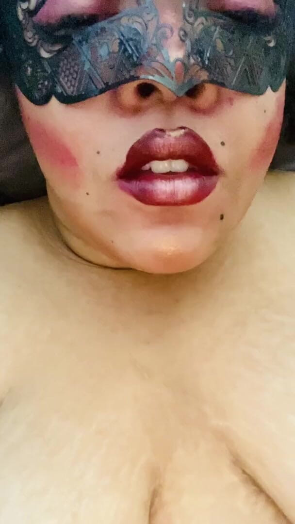 Blk Doll: Masked BBW roleplays