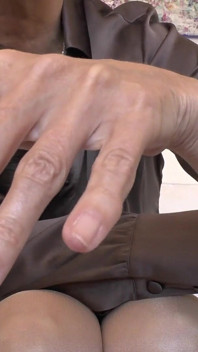 Mani eleganti e vere unghie, presentata da lady Victoria Valente