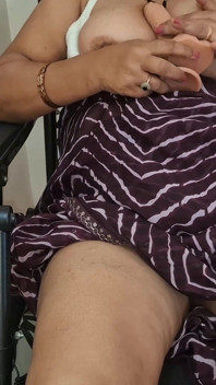 แม่บ้านแสนสนุกแม่บ้านขี้เงี่ยน