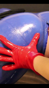 Sesi pertamaku sebagai rubberdoll