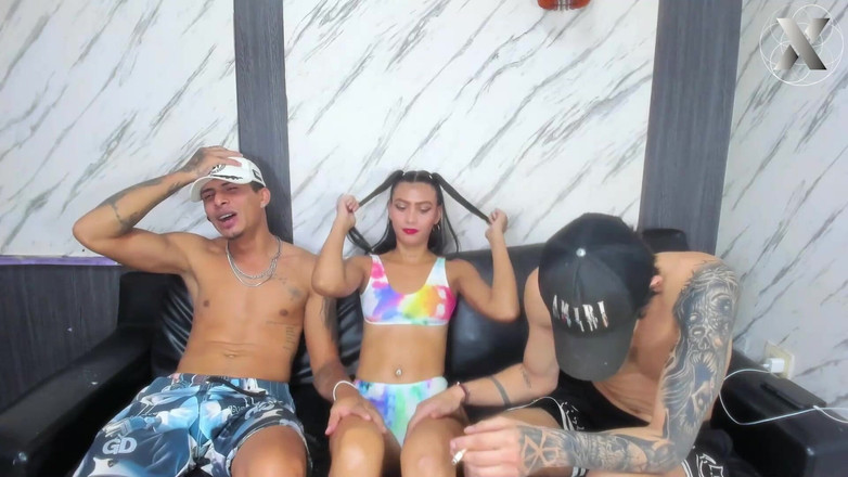 Latin bitch: Drsný orální sex s facefuckingem