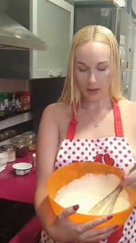025 - Make a Cheesecake with Me