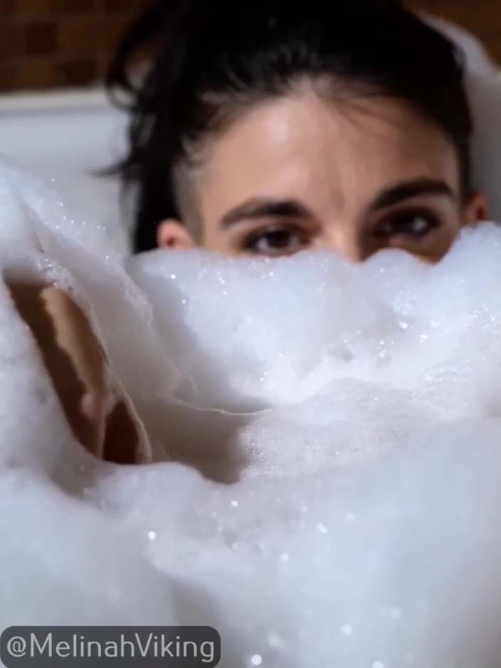 Melinah Viking: Bagno con le bollicine