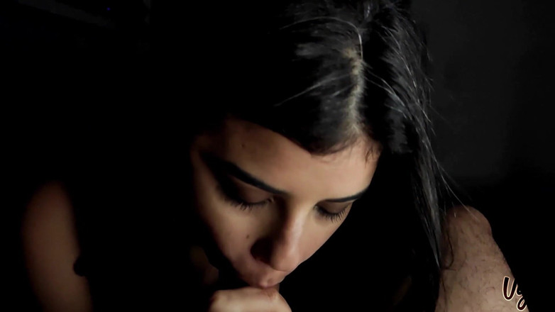 Selena Vega: Sentimi (video pompino al rallentatore)