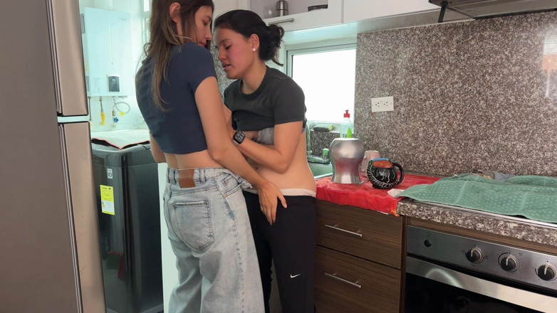 scarlettandc: Compilazione lesbica