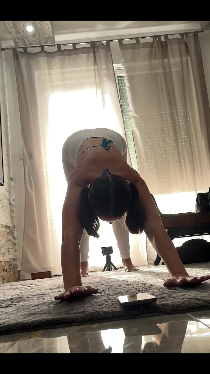 Crypto Mommy: बीबी, देखो मैं अपने शरीर को कैसे प्रशिक्षित करती हूं ताकि आप मस्ती कर सकें