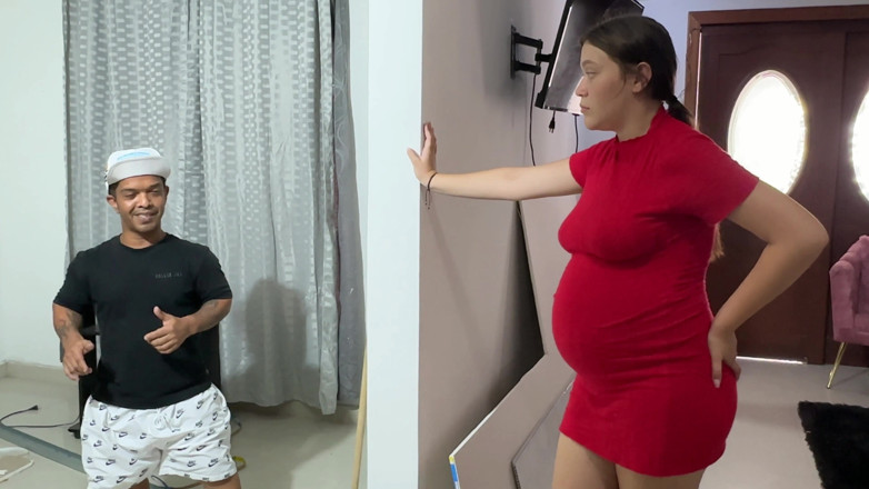 Julianaburning: Chamo o homenzinho no banheiro para me ajudar a limpar,...