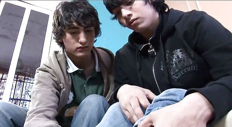 Perverzzo: 라틴 애인의 첫 애널 섹스