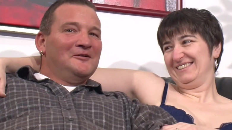 Deutsche Amateur Pornos: German MMF Threesome Brings All the Hot Juices Out!