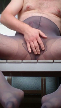 Cumshot in Pantyhose on the Balcony