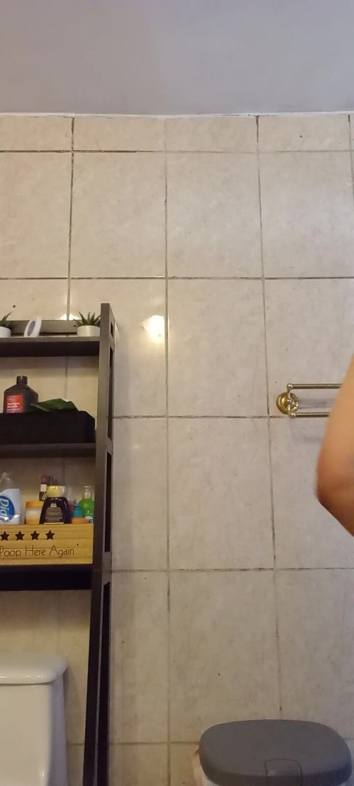 Chubbytits16: Comment se fait-il qu’aucun homme ne veut sucer mes énormes seins