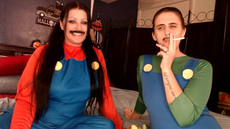 Abby Anna: Хеллоуїн косплей на перерву на дим