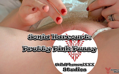 Wild Phoenixxx Studios: Sonia Harcourt: mooi roze poesje