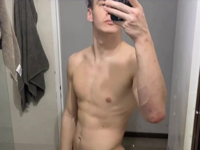 Could You Take a Shower with Me? (Twink Mich)
