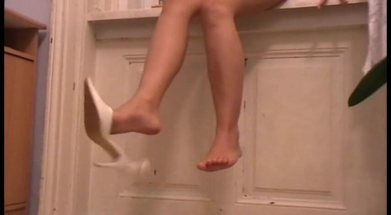 Foot Girls: Dangling in white heels