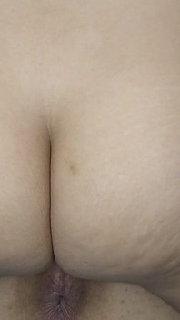 Henjutan femdom yang melampau kepada cuckold saya selepas menghisap zakarnya, saya menunggangnya dalam posisi Amazon kasar