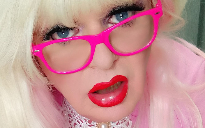 Emma Browne: Sissy Trans Cums