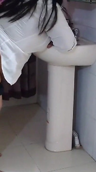 India de 18 años inocente chica universitaria follada por mucama en casa cuando ella vestida de la universidad