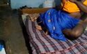 Desi palace: Tetona india folla en sari azul