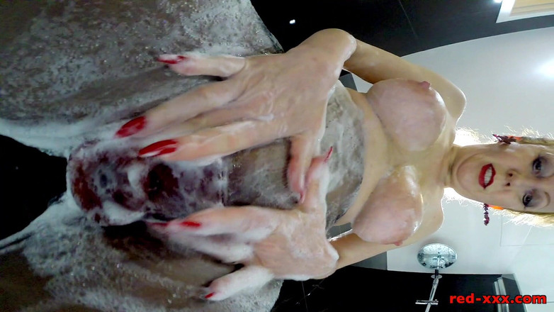 RedXXX: Strumpbyxor dusch!