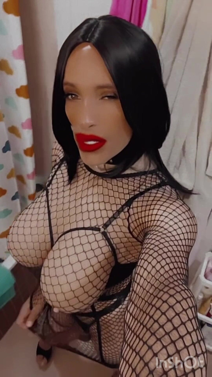 Sissy Slut Brianna: Pune-ți capul în poala mamei și taci... O să mă ocup de...