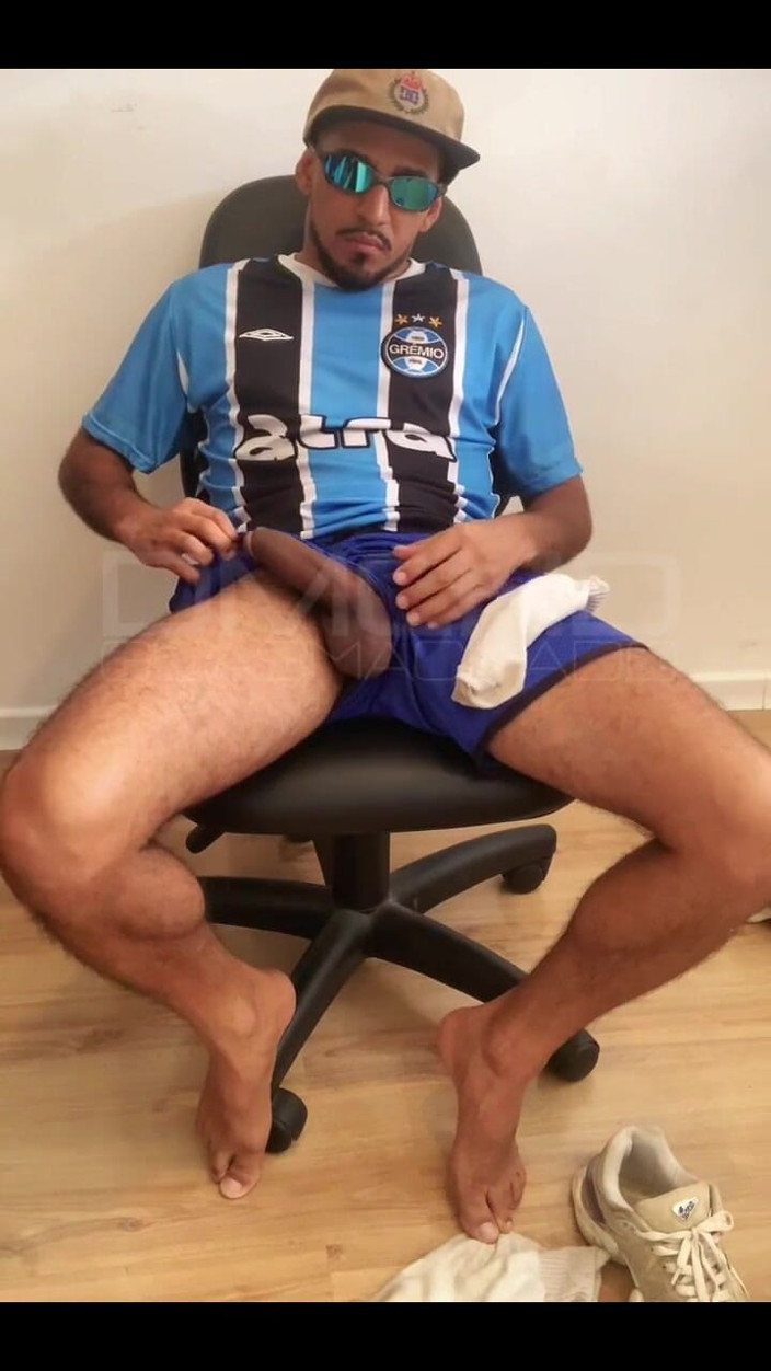 Douglas Machado: Kaki dan pancutan mani
