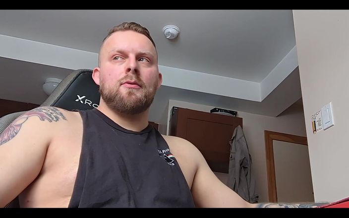 WolfgangWhite: POV: Ik ben geil op het werk en ik moet...