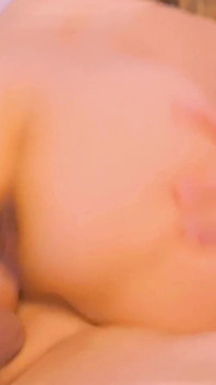 Cazzo in bocca dildo in figa sborra dentro primo piano