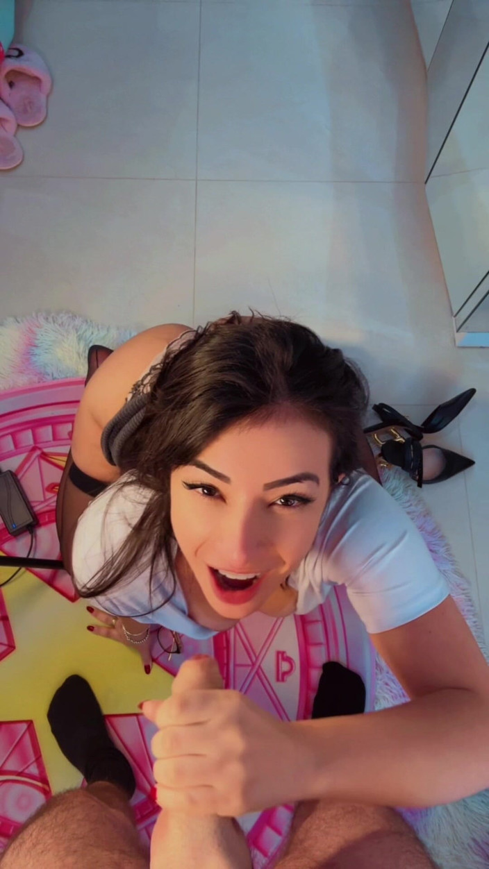 Emanuelly Raquel: Yaramaz sekreteriniz POV oral seks yapıyor