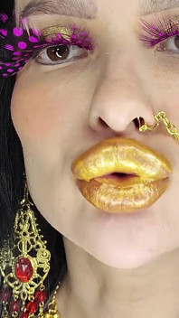Ich verzaubere dich mit meinen Lippen und meinem magischen Kristall