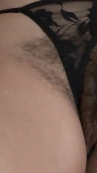 Mi pelo sale de mis bragas y se masturban mientras mira, gran compilación