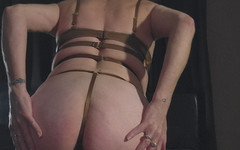 EliteLadyS: Amateur American MILF Fucks Herself