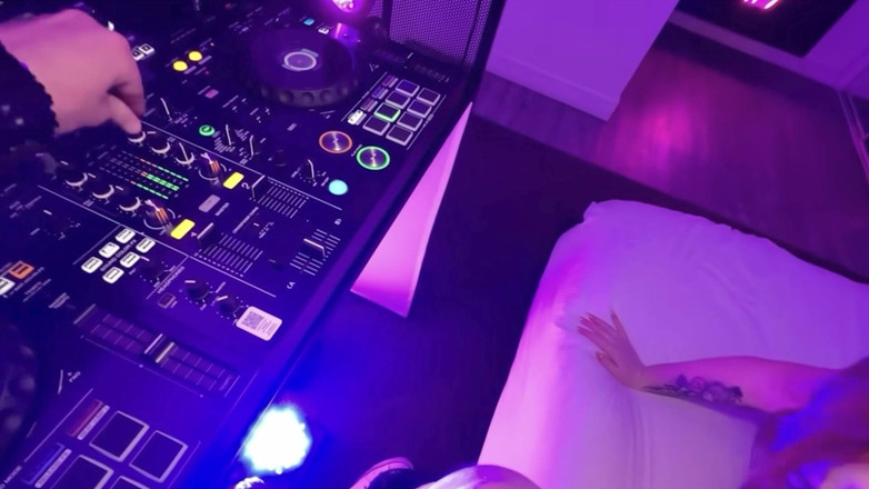 Hefburg: Thicc rothaarige PAWg groupie wird von Deejay zerstört