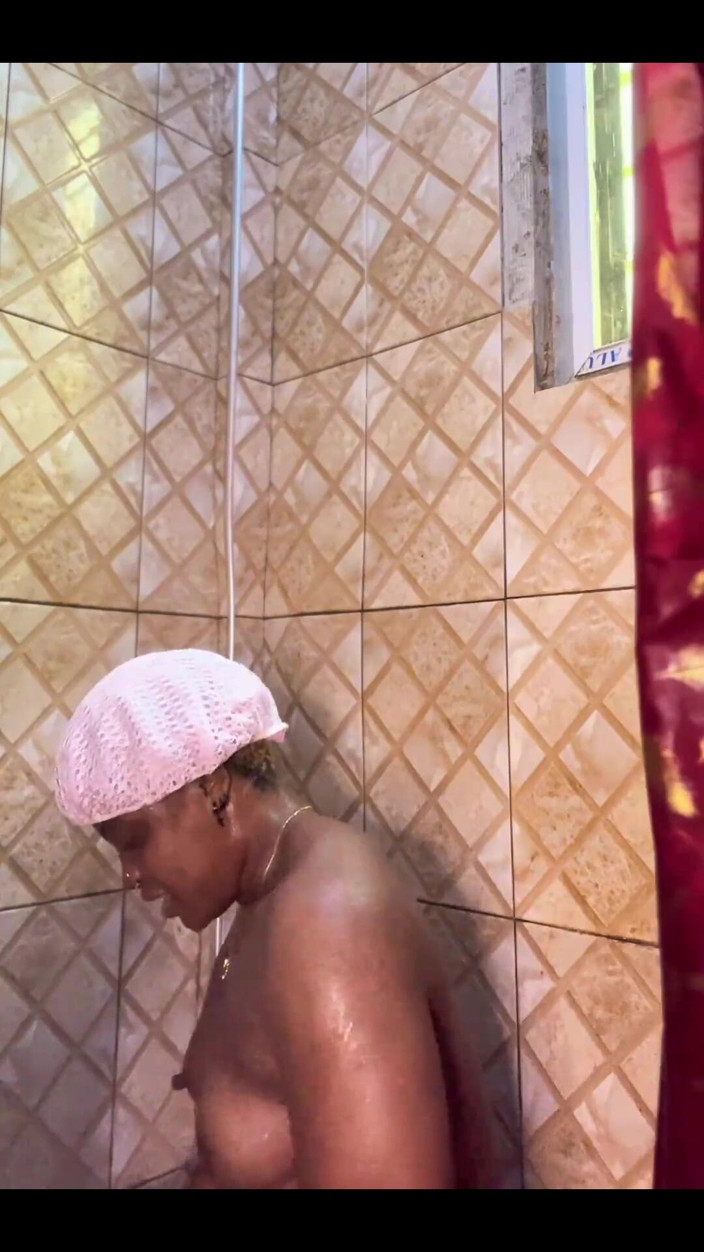 Anita wet pussy: Die goldene dusche